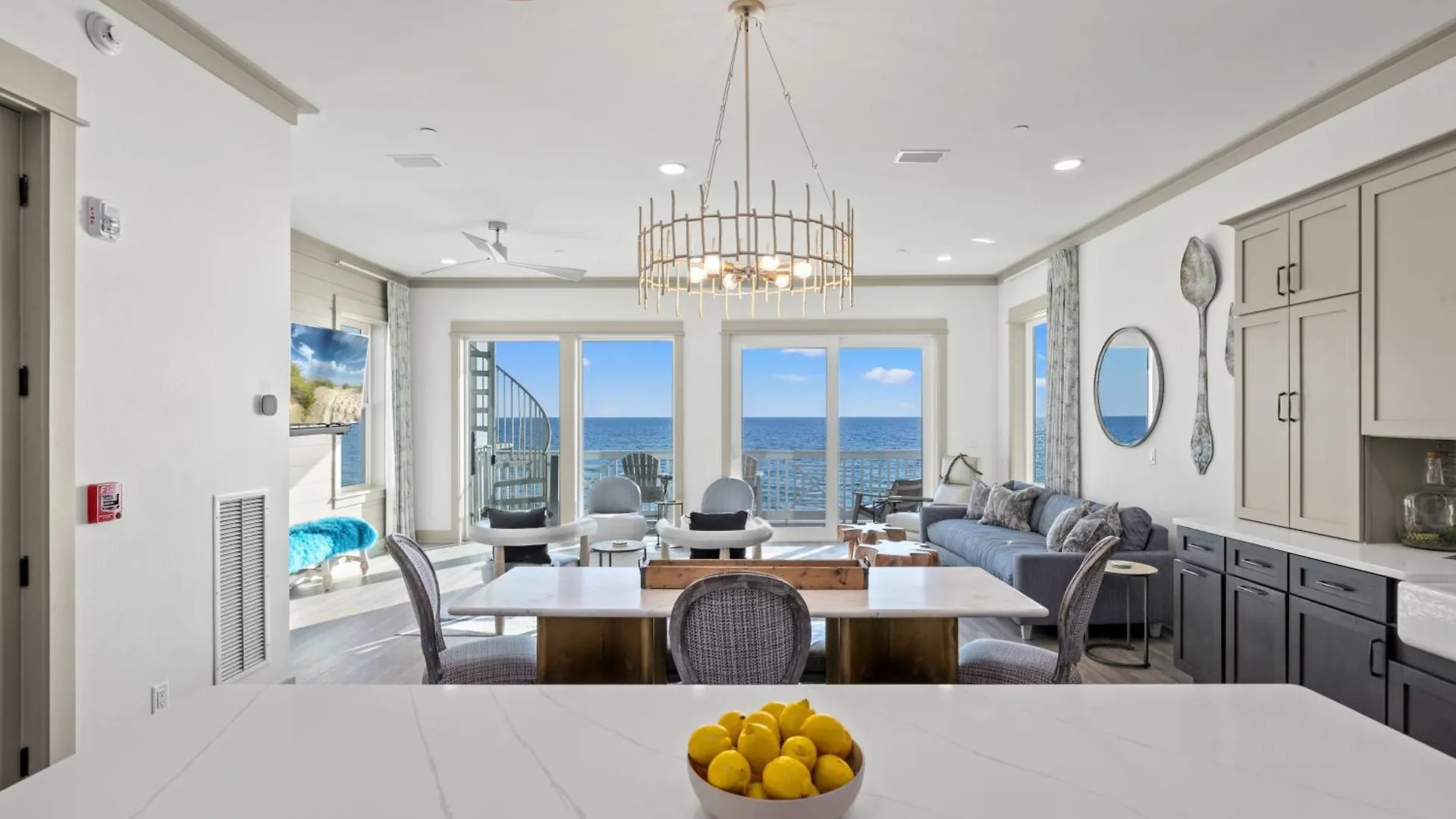 Holiday home Pineapple Paradise! 6Br 7Ba Beachfront House! Private Pool! Grill! Sleeps 16! Panama City Beach