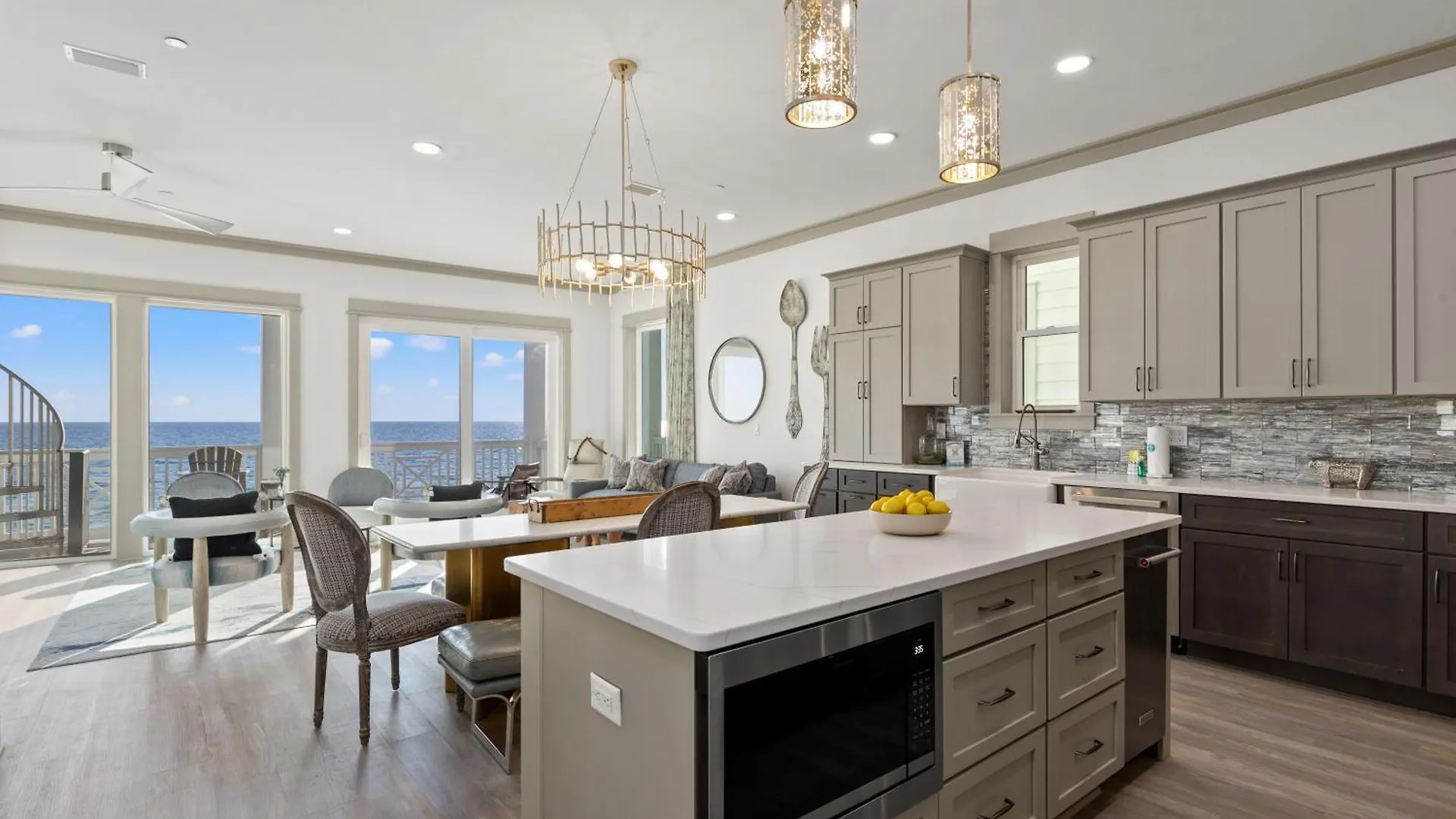 Pineapple Paradise! 6Br 7Ba Beachfront House! Private Pool! Grill! Sleeps 16! Panama City Beach