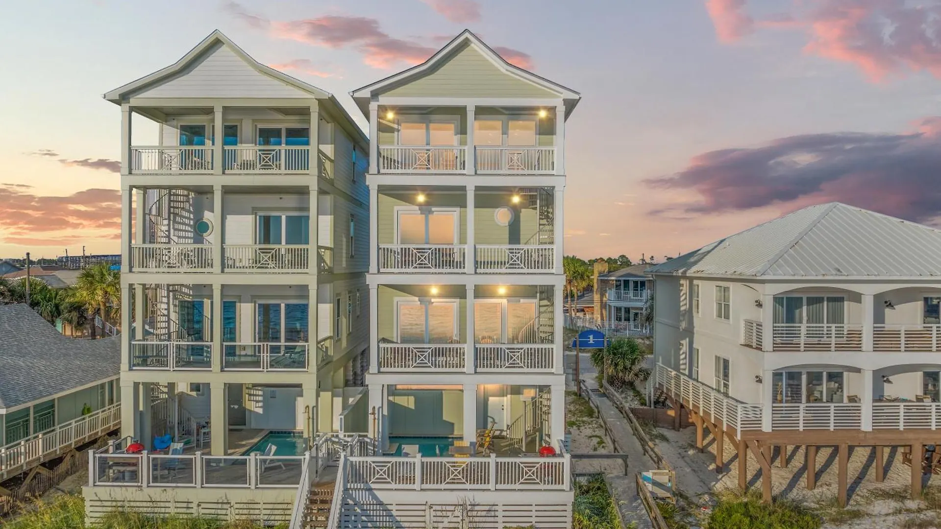 Holiday home Pineapple Paradise! 6Br 7Ba Beachfront House! Private Pool! Grill! Sleeps 16! Panama City Beach